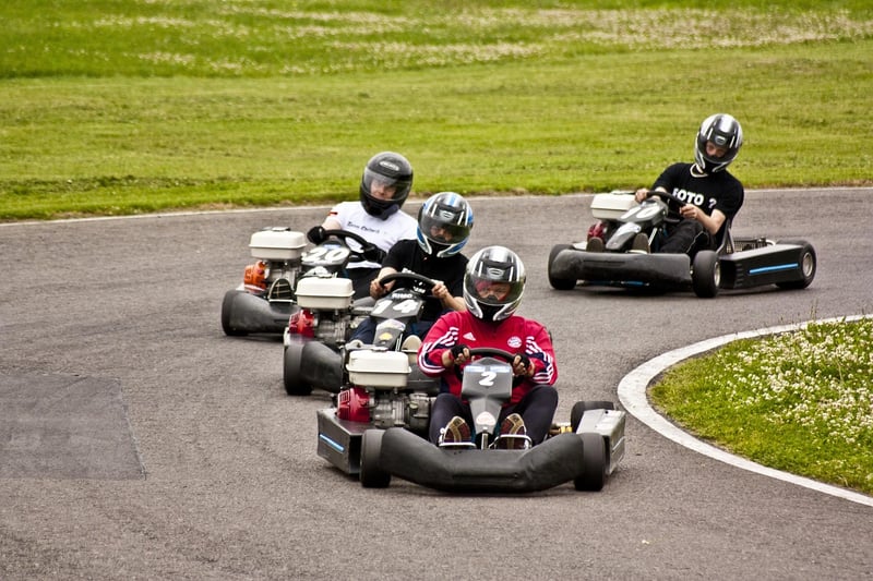 Conseils pour débutants en karting : comment bien commencer en 2026